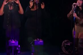 Деми Ловато исполнила микс песен Леди Гаги «Disease» и «Perfect Celebrity» для Live Lounge на BBC Radio 1: