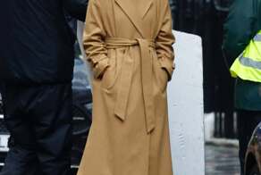 Кира Найтли на съёмочной площадке 2-ого сезона сериала «Black Doves»