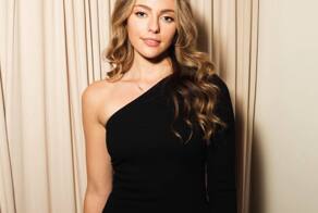 Сегодня свой день рождения празднует Даниэль Роуз Рассел, исполнившая роль Хоуп Майклсон в «Первородных» и «Наследии»