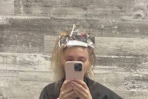 Двойник Арианы Гранде, Пейдж Ниманн, поделилась результатом окрашивания волос Это уже далеко не первый раз, когда девушка меняет свой имидж вслед за певицей