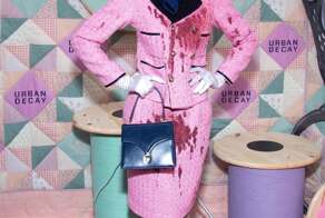 Джулия Фокс столкнулась с волной хейта из-за своего  хэллоуинского наряда