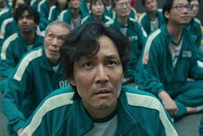 Кореянка отдала фейковому главному герою «Игры в кальмара» 28 млн рублей Женщина поверила, что актер отправляет ей нюдсы и другие фото, созданные ИИ