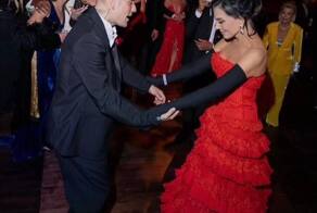 Джастин Бибер танцует с Крис Дженнер на ее 70-летие