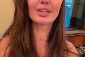 Виктория Боня возмущена тем, что цвет бренда ее косметики сравнивают с Тиффани: «Это цвет, который символизирует небо в Забайкалье, под которым я росла, там самое голубое, самое яркое небо!