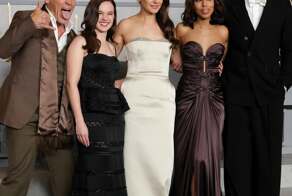 Звезды фильма «Проснись мертвецом: Загадка убийства» — Джош Бролин, Кейли Спани, Мила Кунис, Керри Вашингтон и Джош О’Коннор — посетили премьеру в ЛА