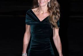 Кейт Миддлтон отреагировала на слухи о том, что она носит парик из-за рецидива рака