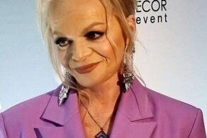 СМИ сообщают, что зрители массово сдают билеты на концерты Ларисы Долиной