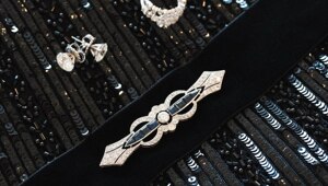  Нина Добрев во время подготовки к Vogue World