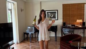 Эмили Ратаковски на новых фотографиях у себя в профиле