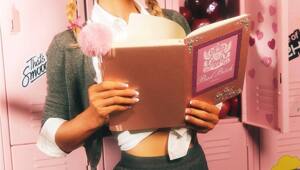 В преддверии Хэллоуина Пэрис Хилтон повторила культовые образы из песен Бритни Спирс