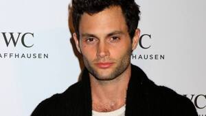 Сегодня свой день рождения празднует Пенн Бэджли, известный своими ролями в «Ты» и «Сплетнице»