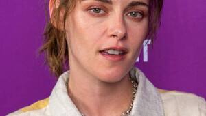 Все стабильно у Кристен Стюарт: приоткрытый рот и несвежая прическа