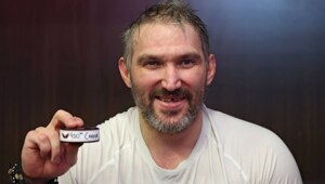 Александр Овечкин стал первым хоккеистом в истории НХЛ, забросившим 900 шайб в регулярных чемпионатах