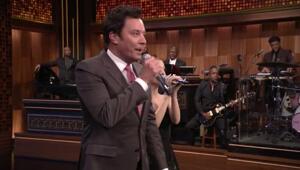 Ариана Гранде и Джимми Фэллон в эфире шоу «The Tonight Show» исполнили знаменитые дуэты