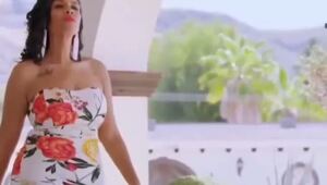 «Беременна в 16» в прошлом: в сети хайпануло ТВ-шоу «Особняк милф» — там зрелые мамочки 40+ ищут парня среди сыновей друг друга