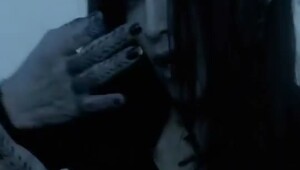 Ровно 28 лет назад Мадонна подарила миру «Frozen» – первый сингл с ее культового альбома «Ray of Light» ️‍