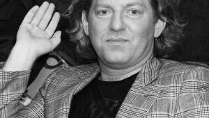 Российский режиссёр, сценарист, продюсер и телеведущий Александр Олейников ушел из жизни в возрасте 60 лет