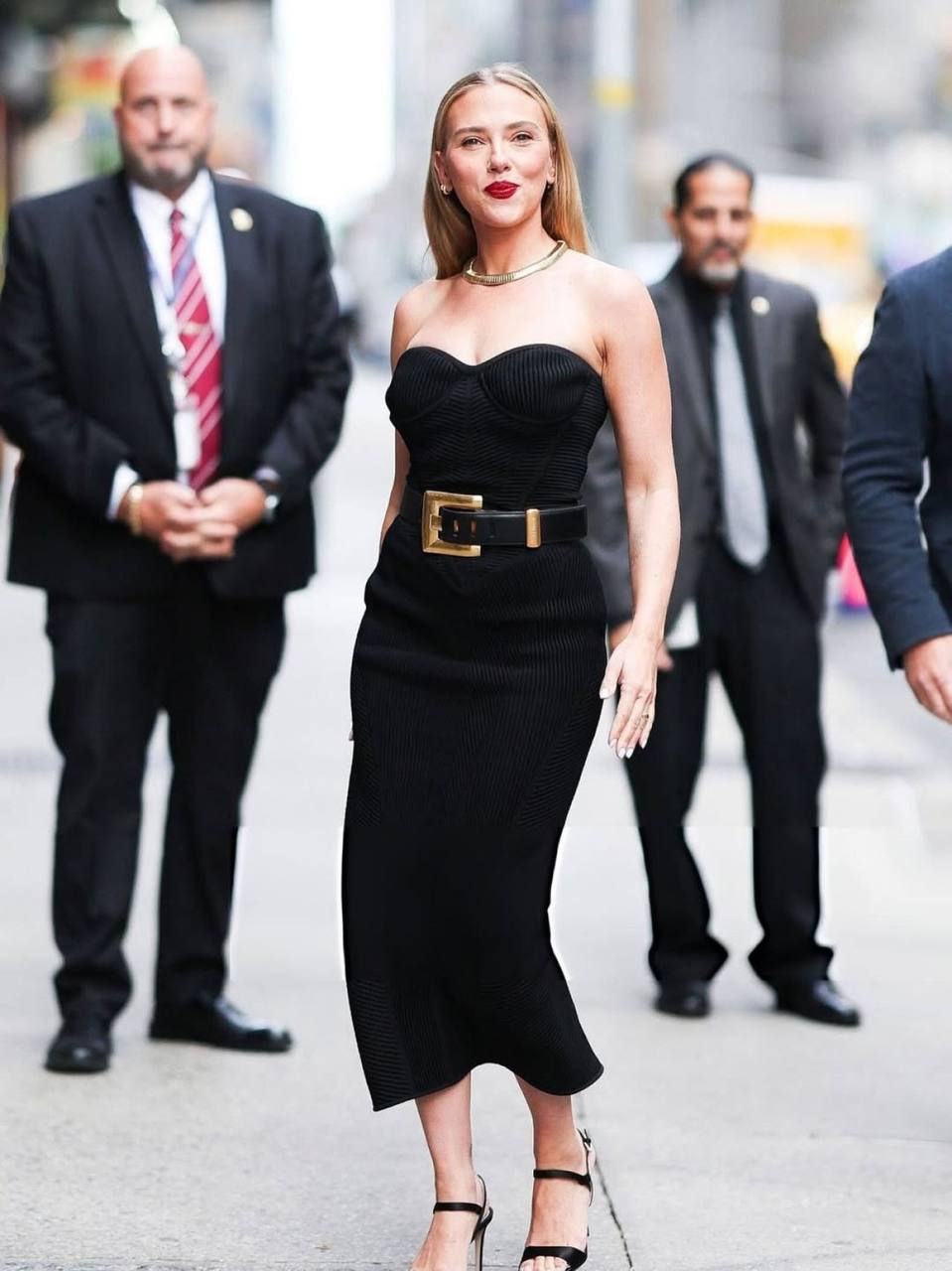 Скарлетт Йоханссон прибывает на шоу «The Late Show with Stephen Colbert» в Нью-Йорке