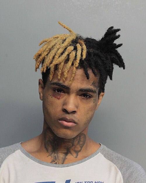 Ровно 9 лет назад появился знаменитый магшот XXXtentacion!
