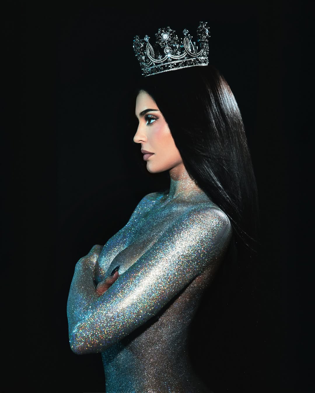 Кайли Дженнер объявила о выходе коллекции King Kylie 18 октября