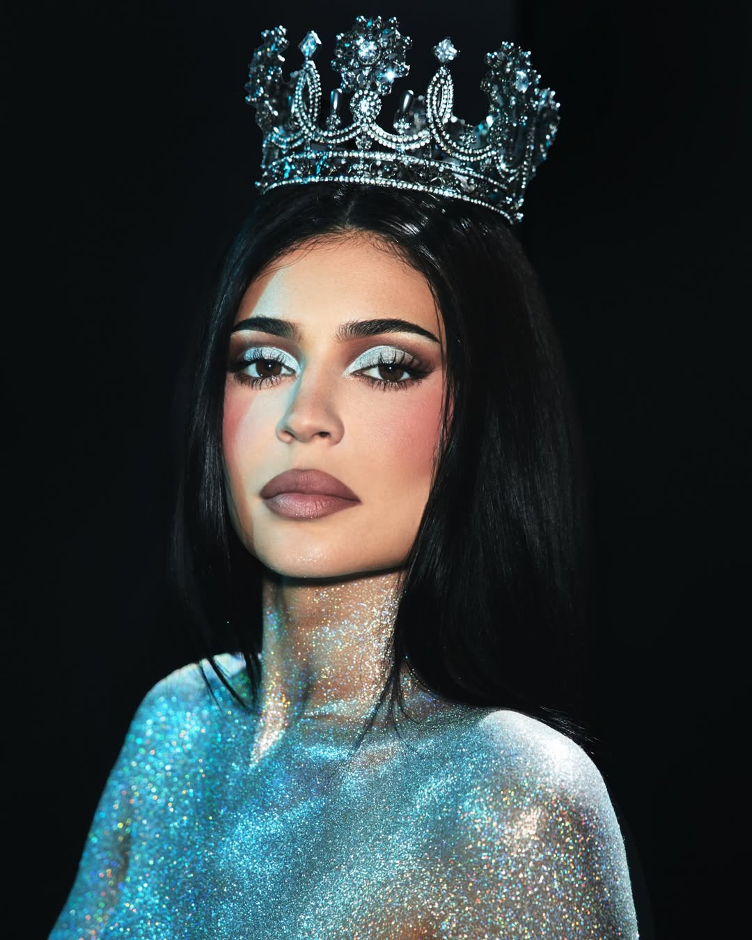 Кайли Дженнер объявила о выходе коллекции King Kylie 18 октября