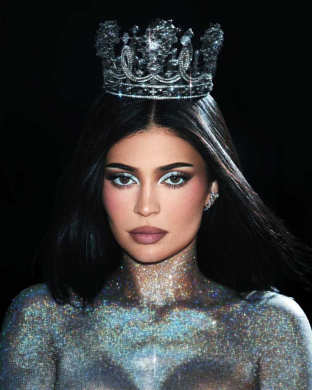 Кайли Дженнер для своего косметического бренда Kylie Cosmetics