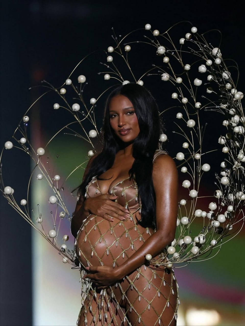 Начинаем утро с показа Victoria’s Secret 2025
