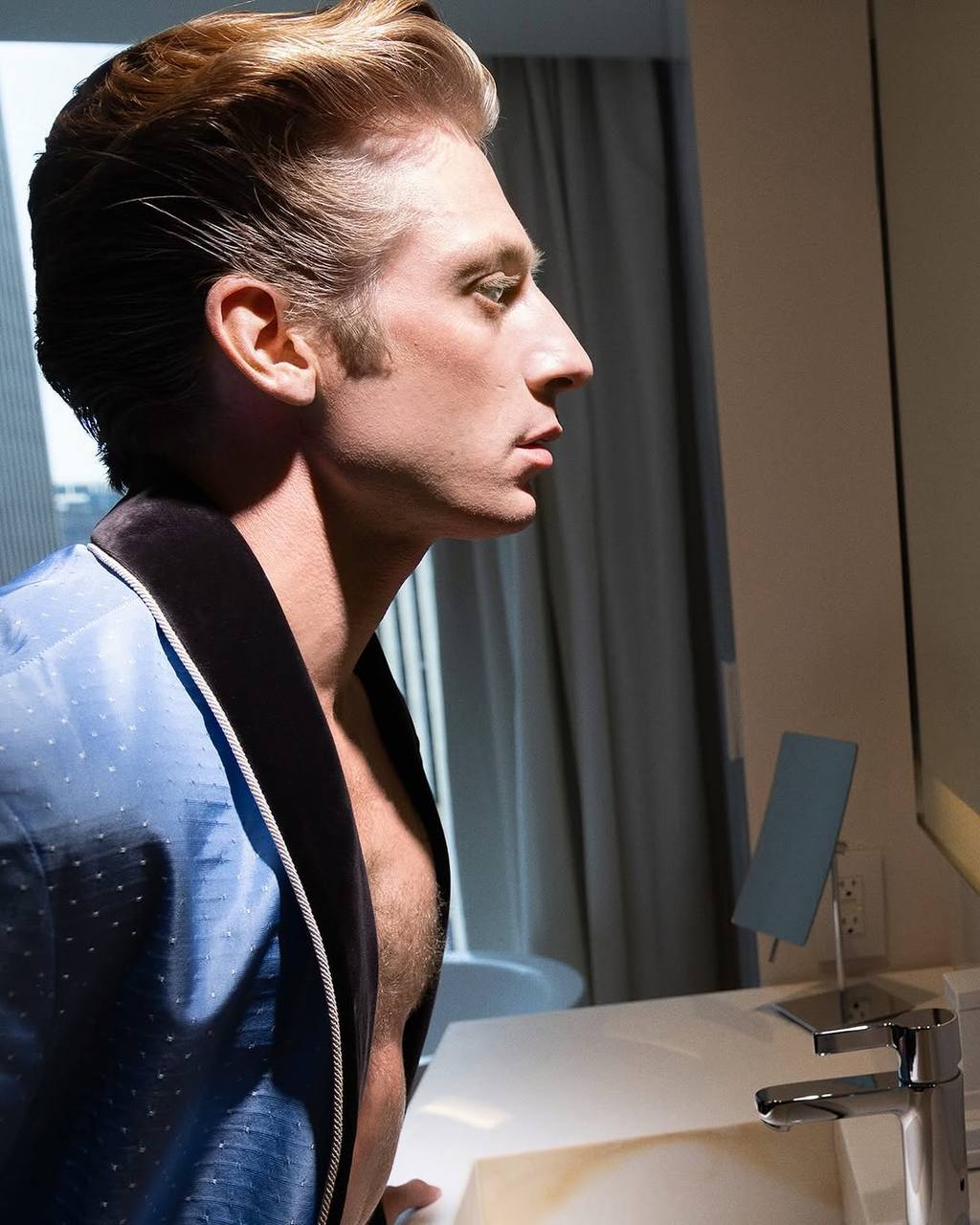 Джереми Аллен Уайт в фотосессии для Interview Magazine