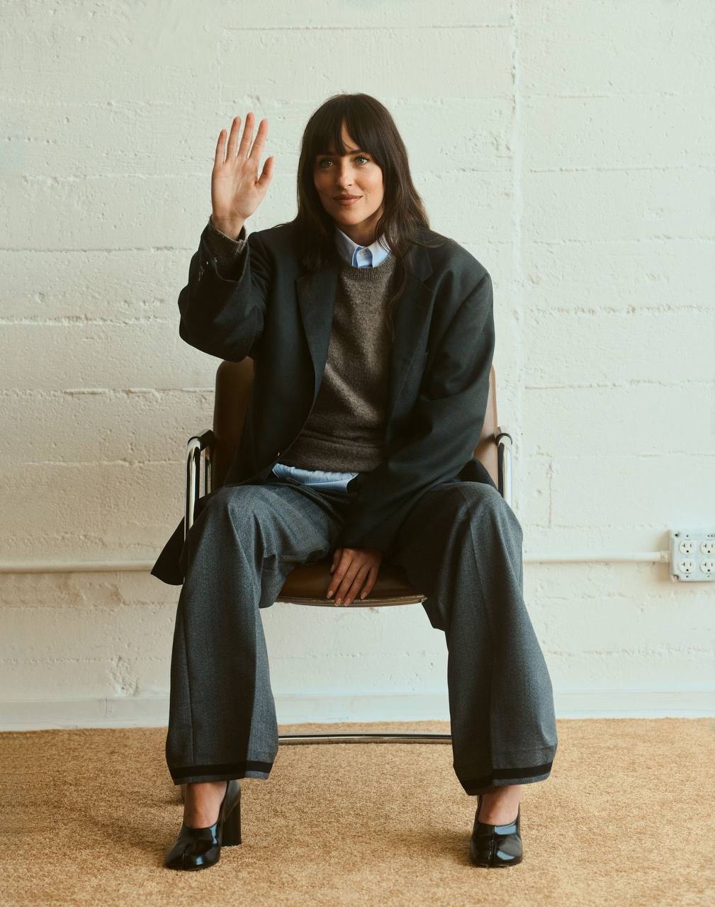 Шикарная Дакота Джонсон для немецкой редакции журнала Vogue