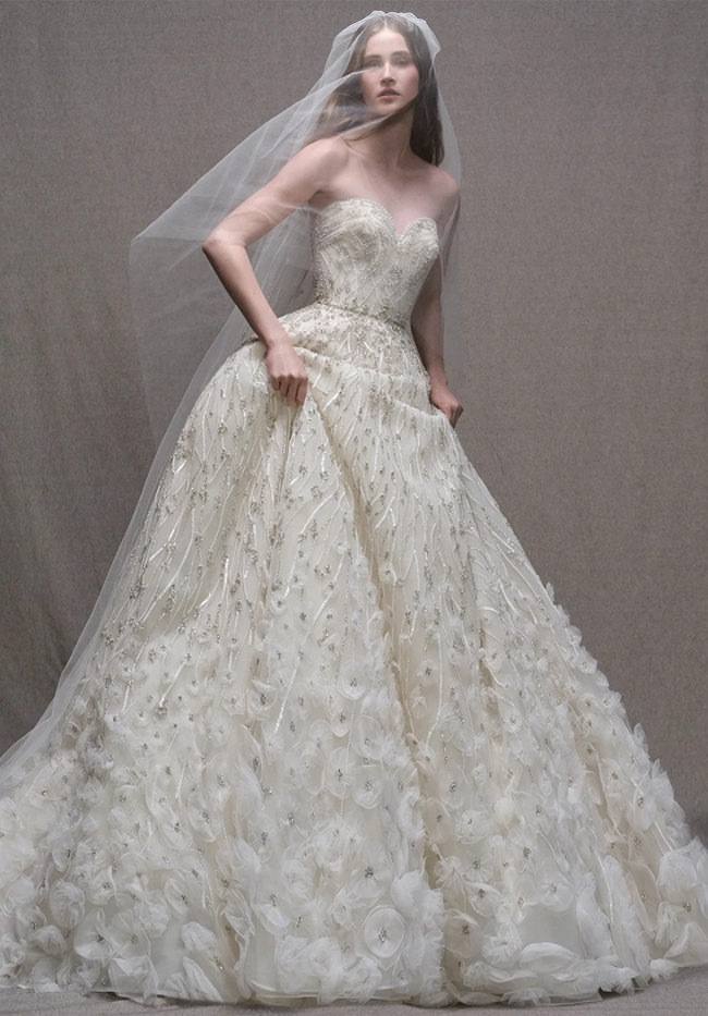 Ливанский дизайнер Elie Saab представил новую коллекцию свадебных платьев, осень 2026 на Неделе свадебной моды в Нью-Йорке