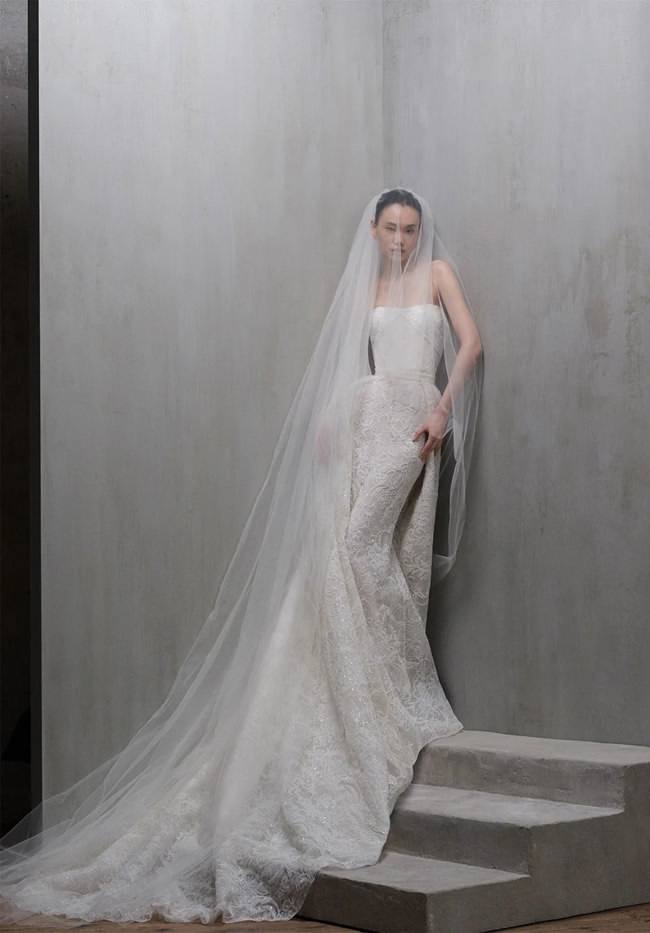 Ливанский дизайнер Elie Saab представил новую коллекцию свадебных платьев, осень 2026 на Неделе свадебной моды в Нью-Йорке