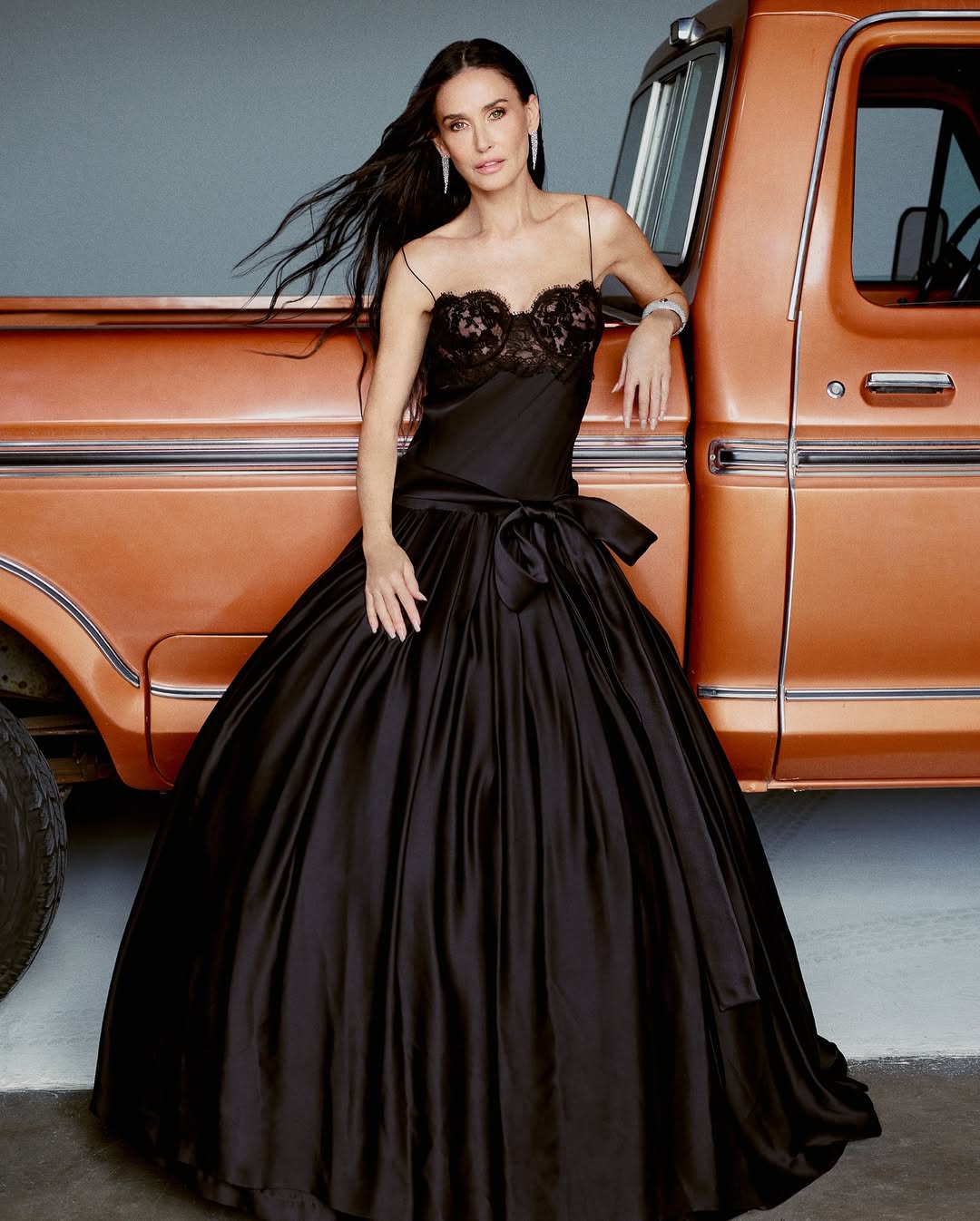 62-летняя Деми Мур в фотосессии для Glamour
