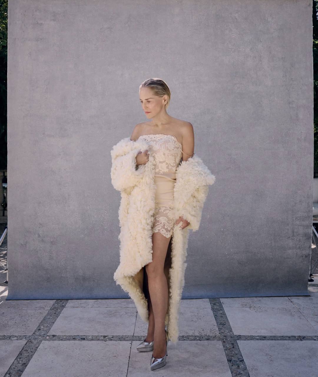 Прекрасная Шэрон Стоун блистает на обложке свежего Marie Claire