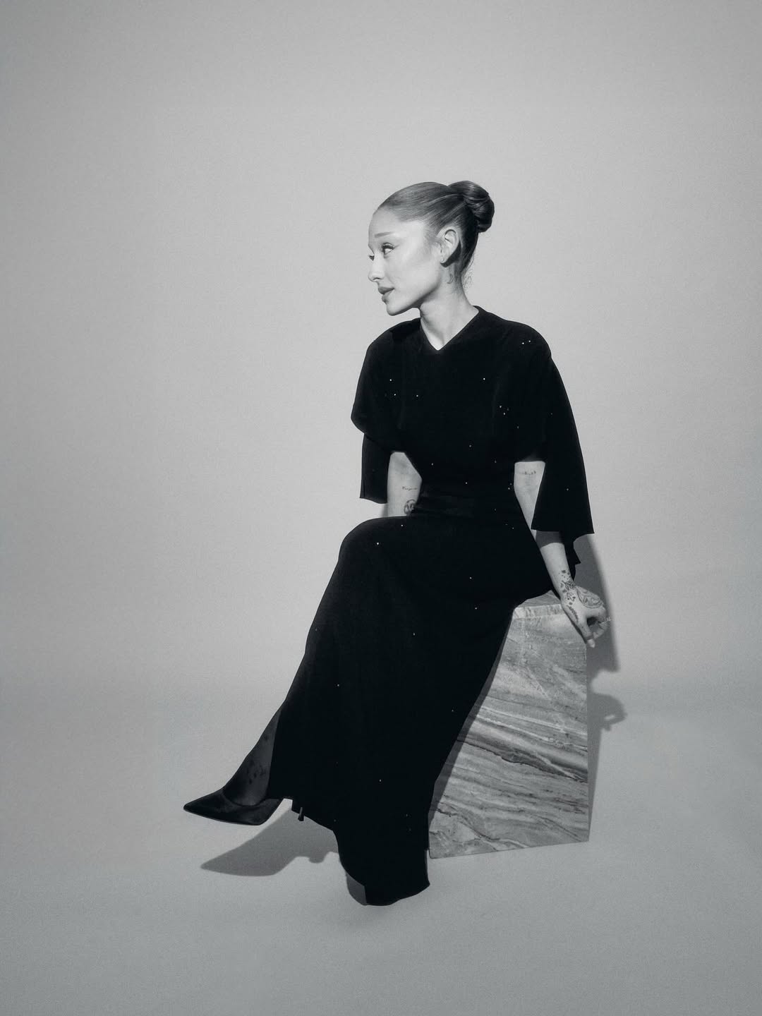 Прекрасная Ариана Гранде на новых фотографиях