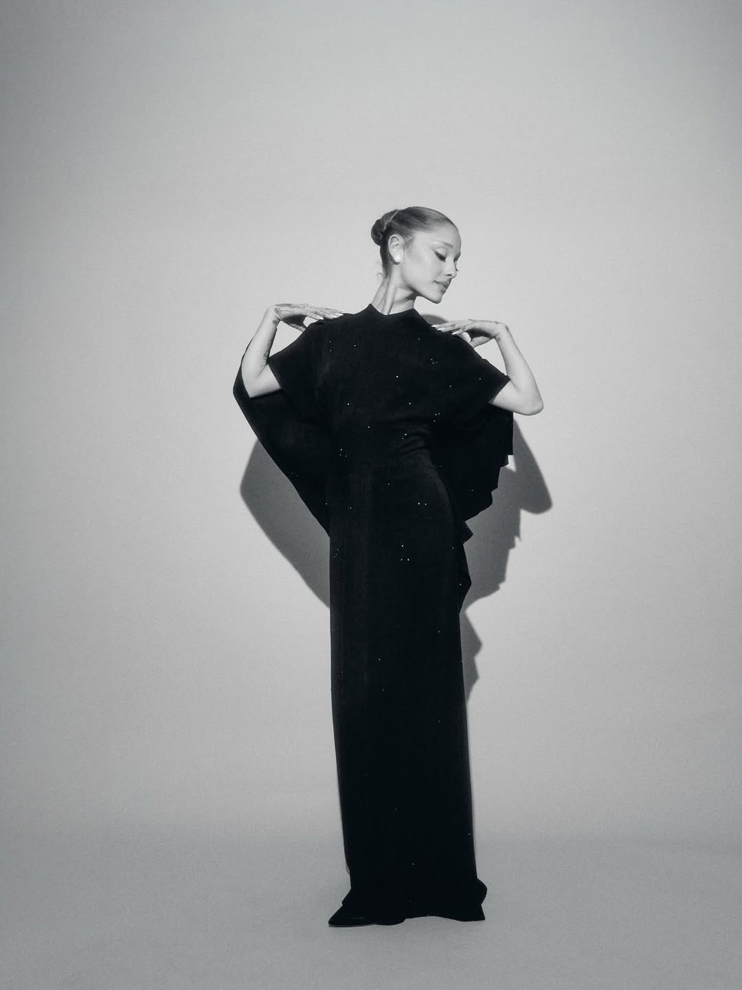 Прекрасная Ариана Гранде на новых фотографиях