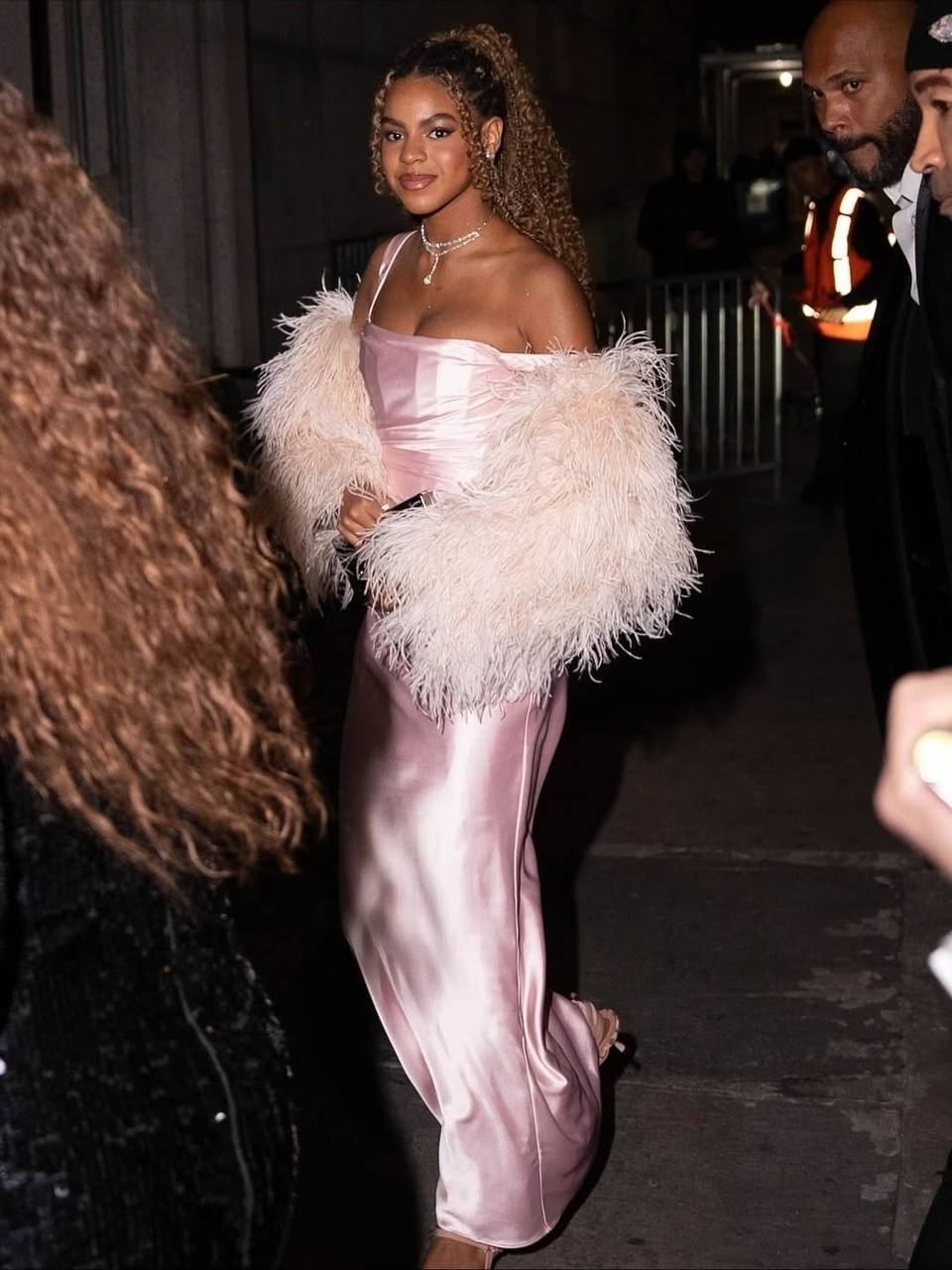 13-летняя дочь Бейонсе и Джей Зи Блю Айви Картер. На кого больше похожа?