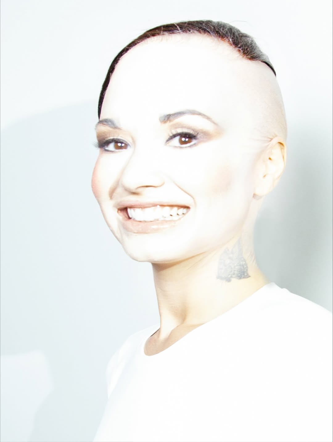 Деми Ловато также не забыла про Хэллоуин  Девушка повторила образ из своей известной в сети неудачной фотографии