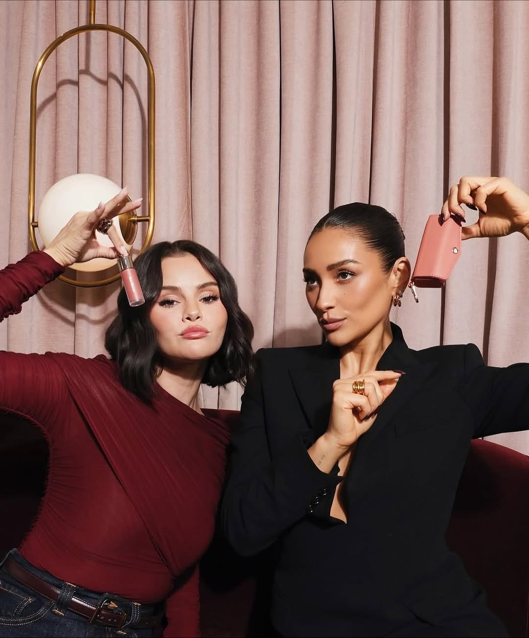 Селена Гомес объявила о коллаборации Rare Beauty x BÉIS