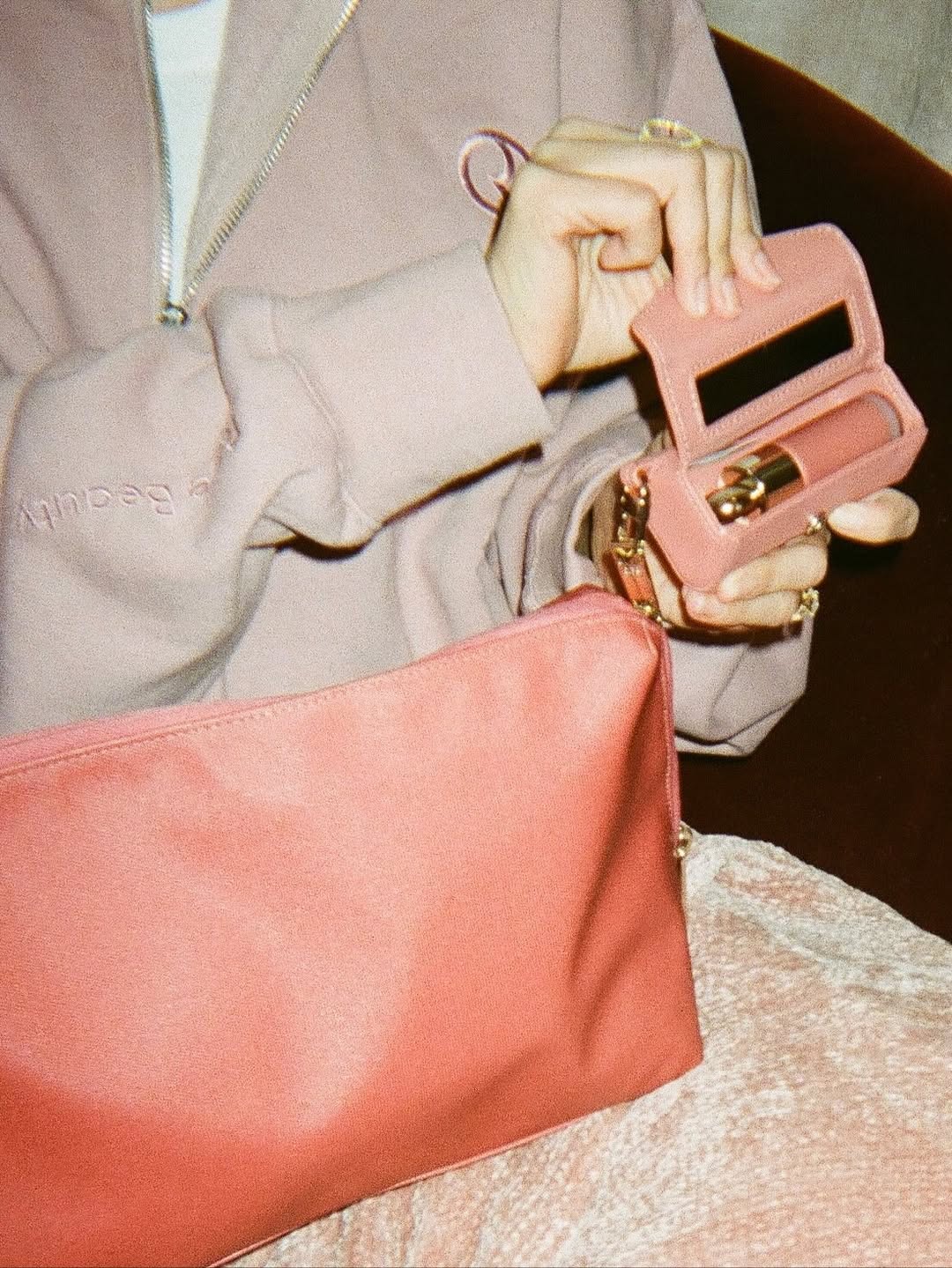 Селена Гомес объявила о коллаборации Rare Beauty x BÉIS