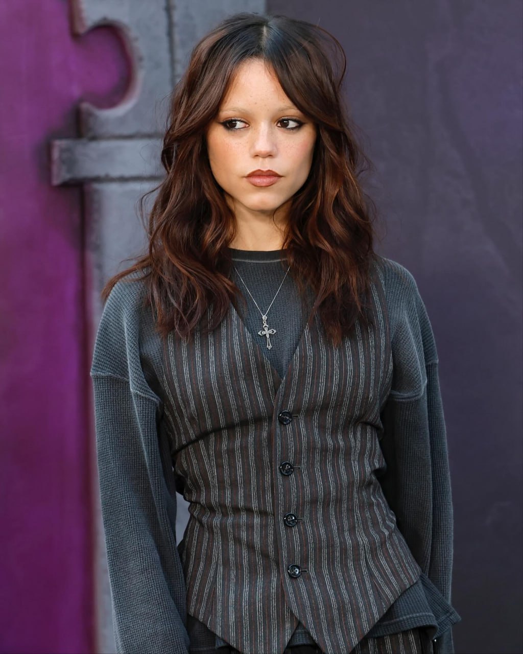 Луис Гусман, Дженна Ортега и Кэтрин Зета-Джонс приняли участие в панельной дискуссии FYSEE: The Fall Edit Showcase, посвящённой сериалу «Уэнсдэй»