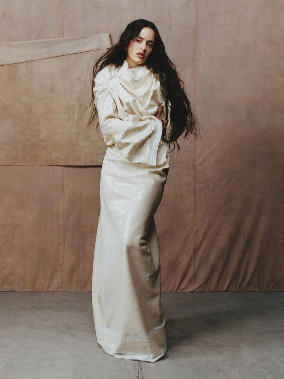 Доброе утро с фотосессией прекрасной Росалии для журнала El Pais Semanal