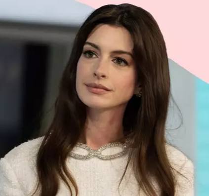 Сегодня свой день рождения празднует Энн Хэтуэй, которой исполняется 43 года и Райан Гослинг, которому исполняется 45 лет