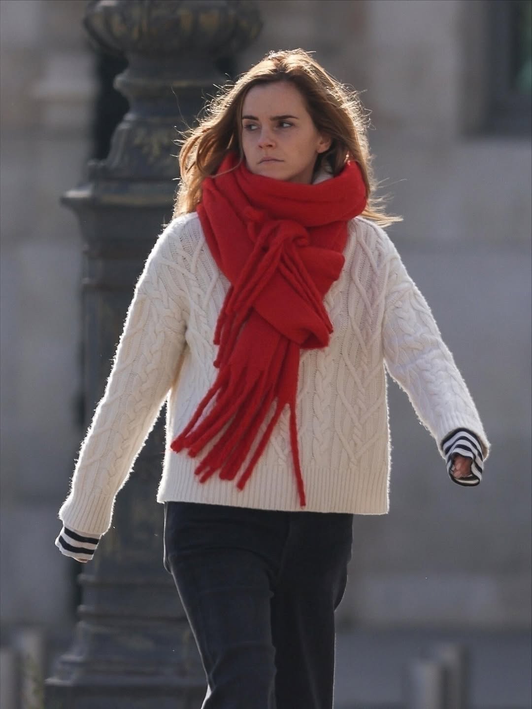 Папарацци Эммы Уотсон в Париже