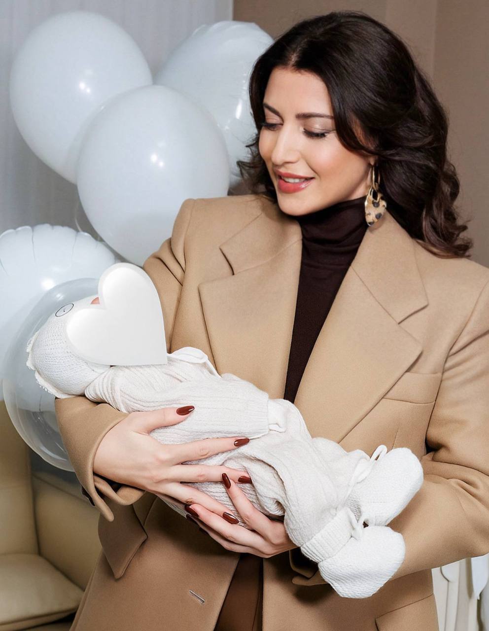 Жасмин показала фото с внуком Борей, которого в семье называют не иначе как Борисом Михалычем