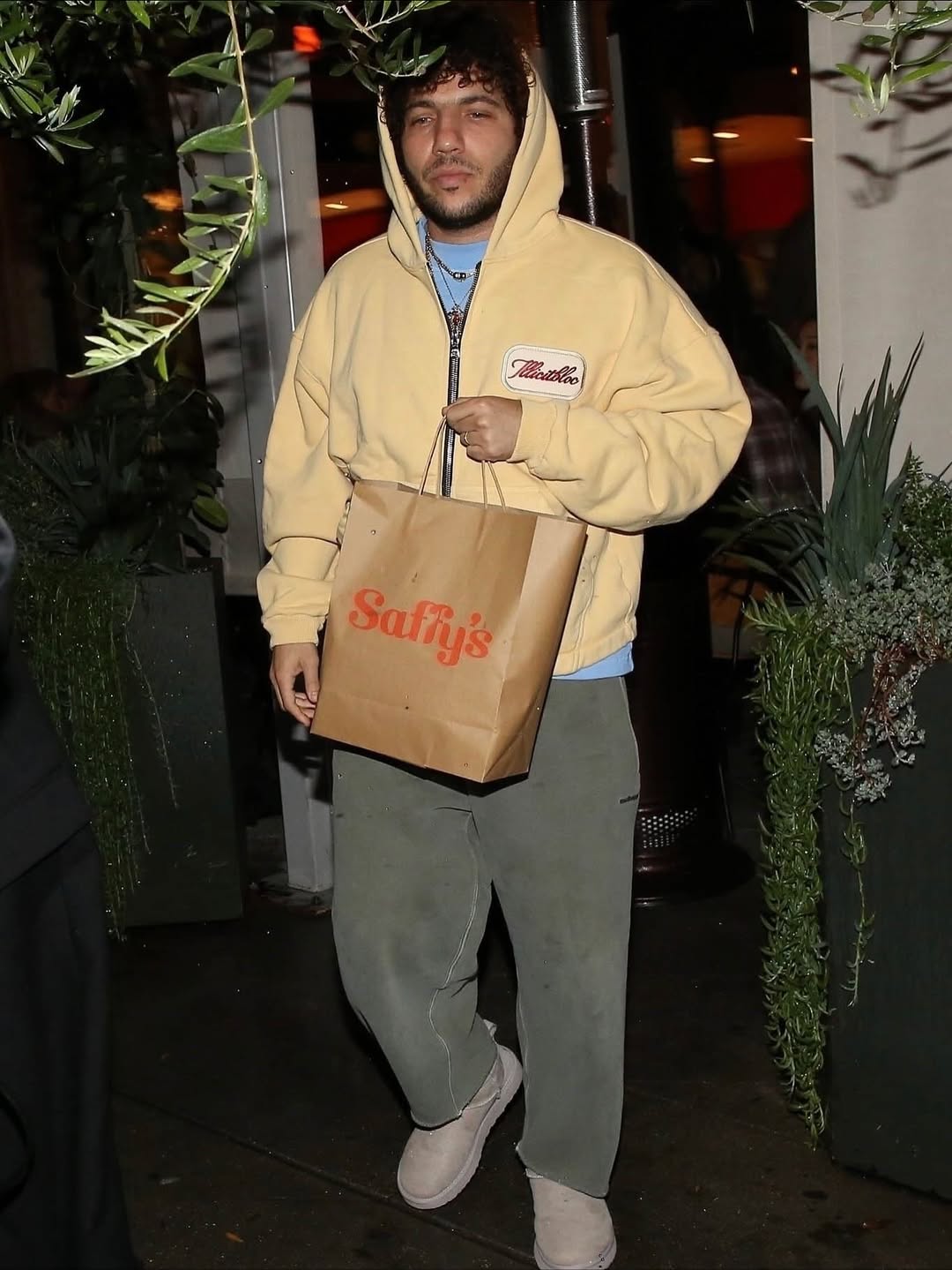 Свежие папарацци Селены Гомес и Бенни Бланко