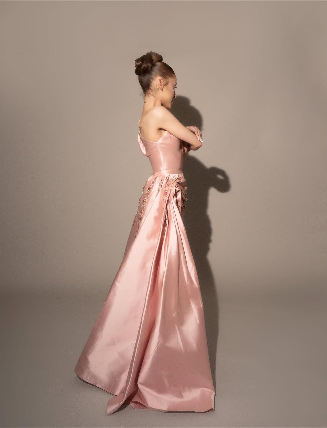 Доброе утро с нежной Арианой Гранде