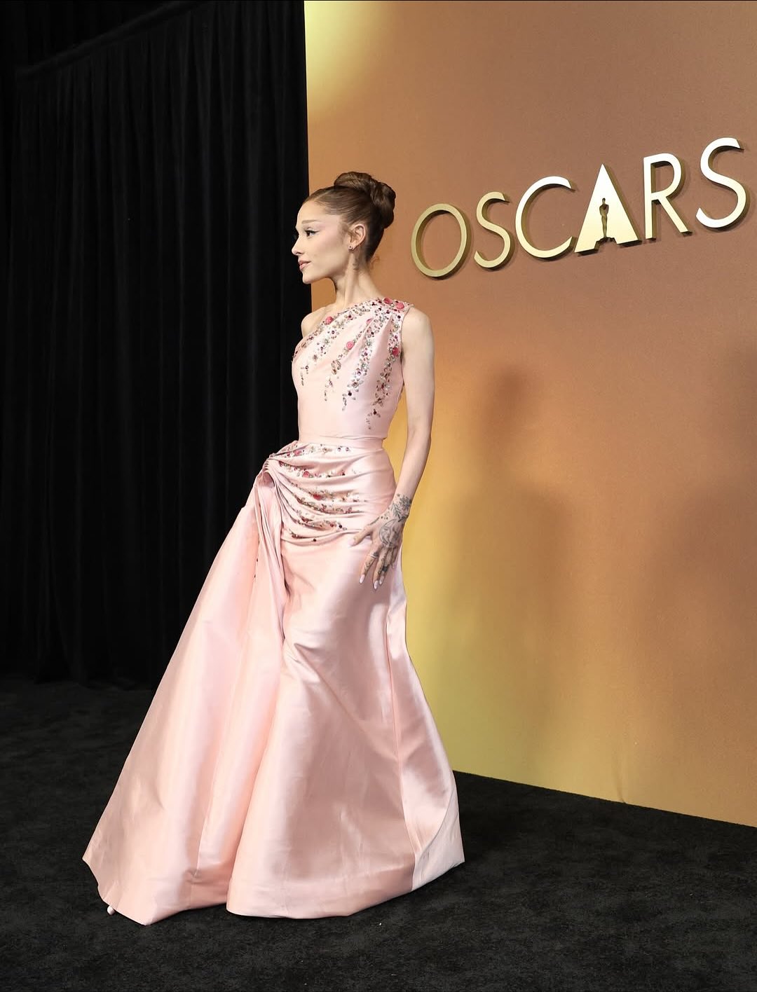 Доброе утро с нежной Арианой Гранде