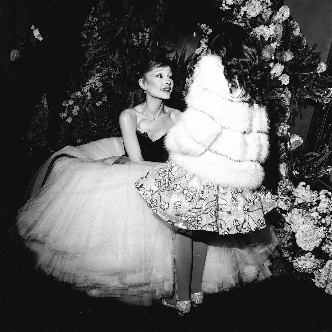 Доброе утро с подборкой новых фотографий от Арианы Гранде