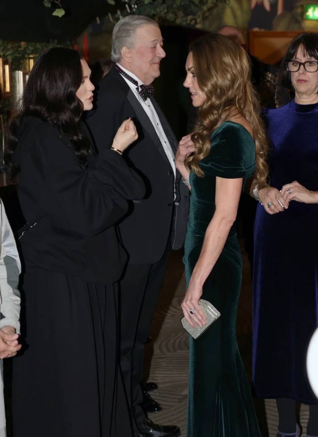 Трогательные кадры: Кейт Миддлтон и Джесси Джи обнялись на публике