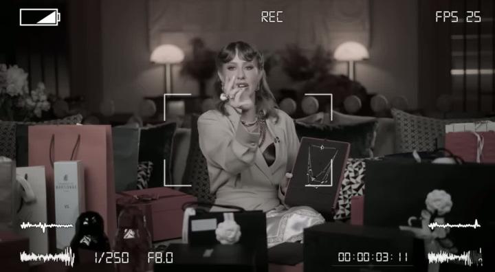 Когда попал в компанию младше тебя на год